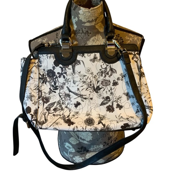 Handbags - Floral Black and White Women's Bag
